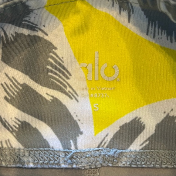 ALO cropped leggings Size S - Picture 4 of 4